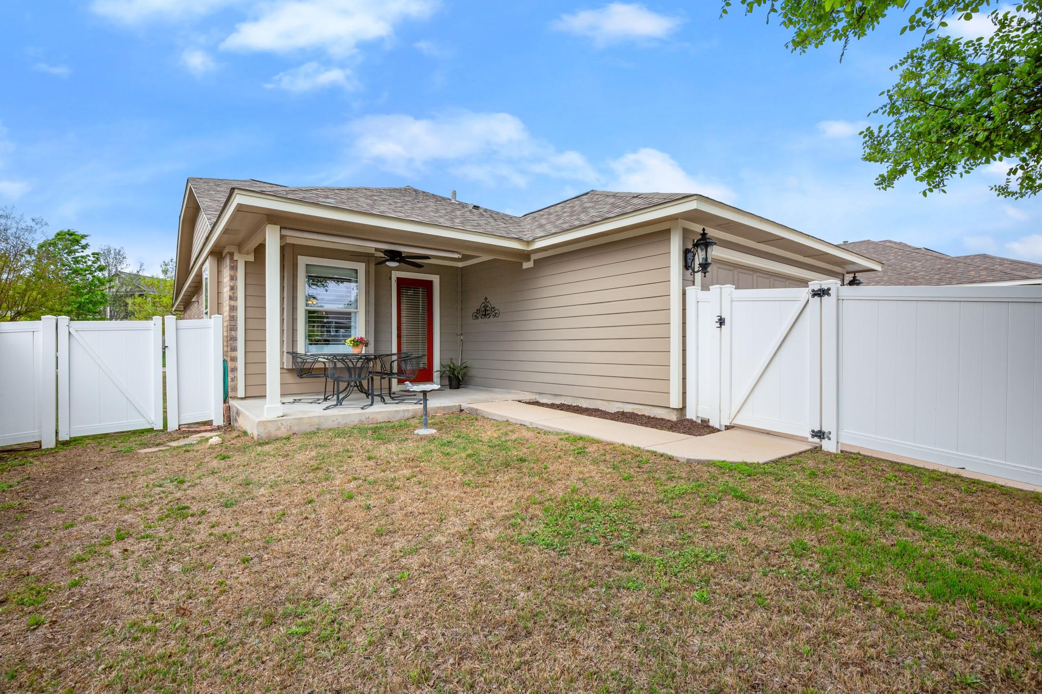 1515 Legend Oaks Ln Property Photo 18