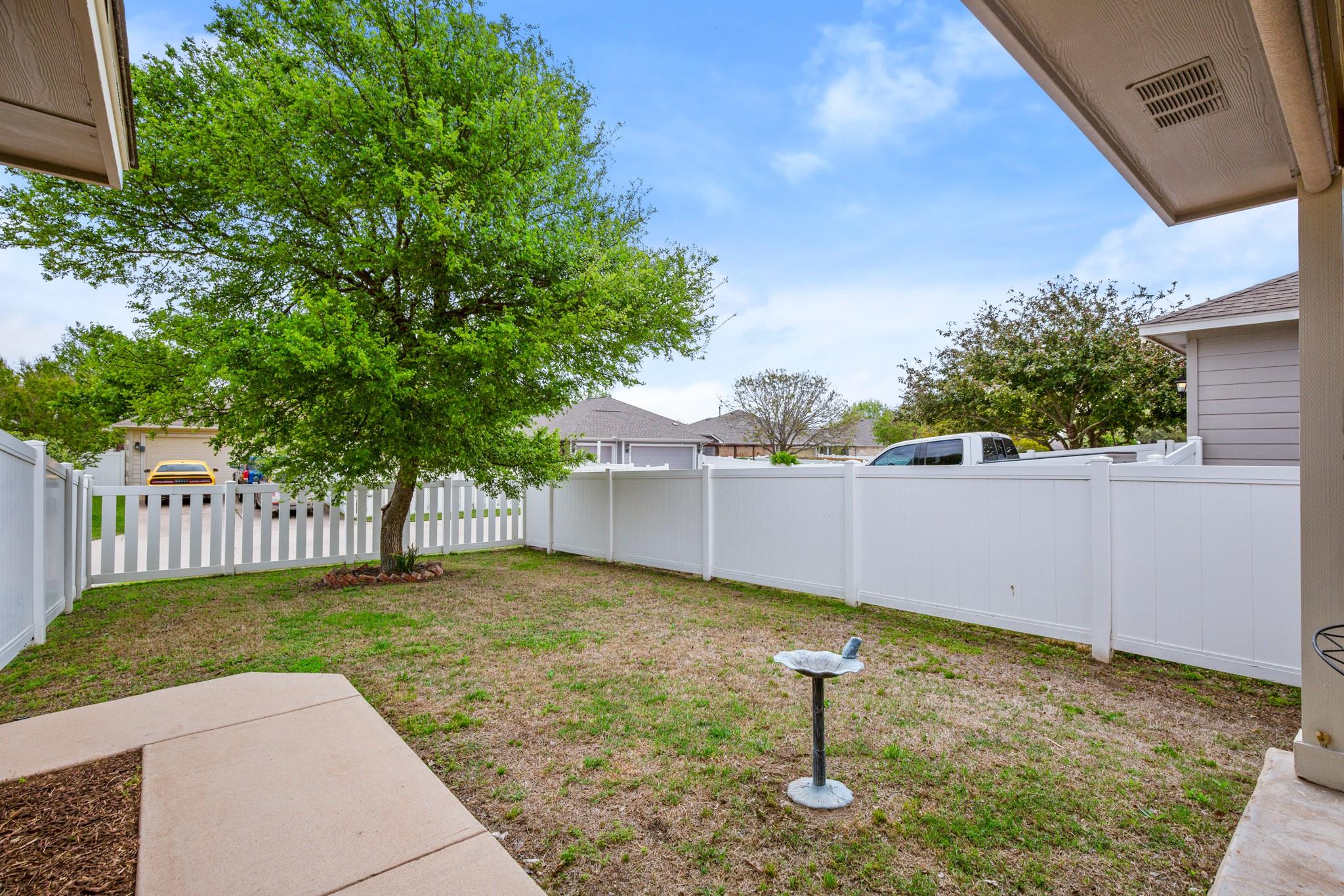 1515 Legend Oaks Ln Property Photo 19