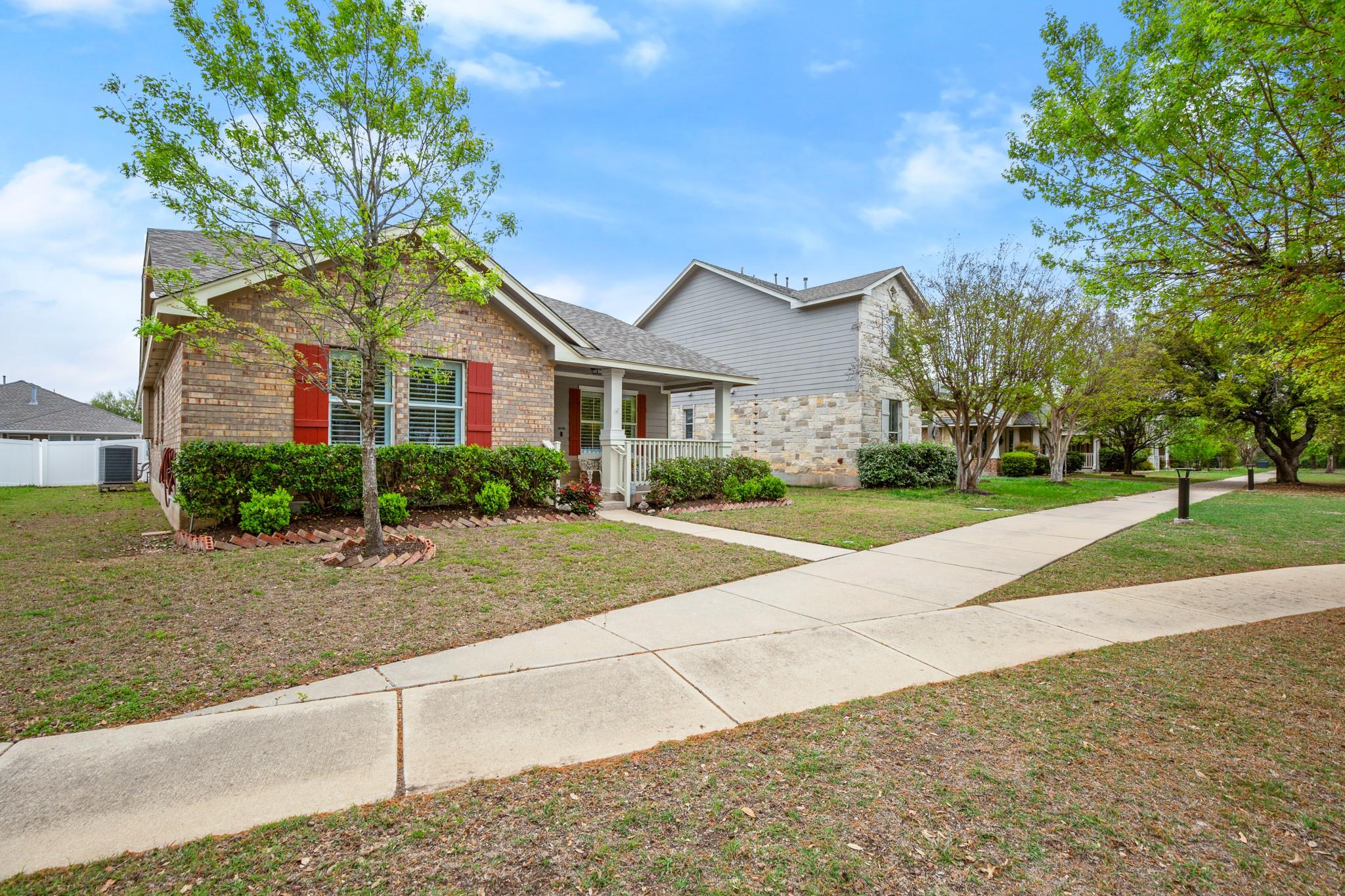 1515 Legend Oaks Ln Property Photo 21