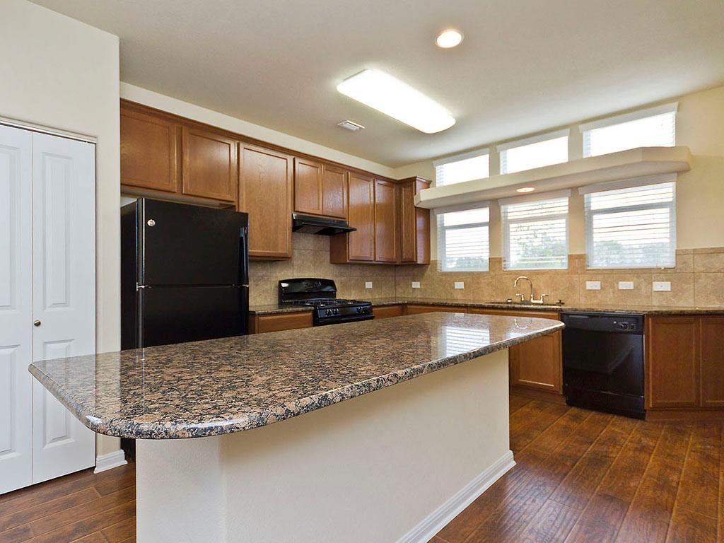 335 Rachel St #main Home Property Photo 12