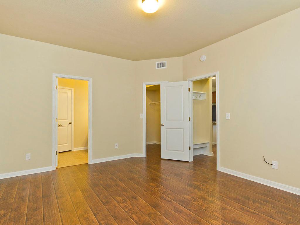 335 Rachel St #main Home Property Photo 16