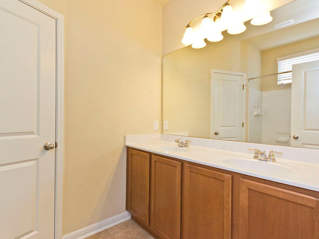 335 Rachel St #main Home Property Photo 17