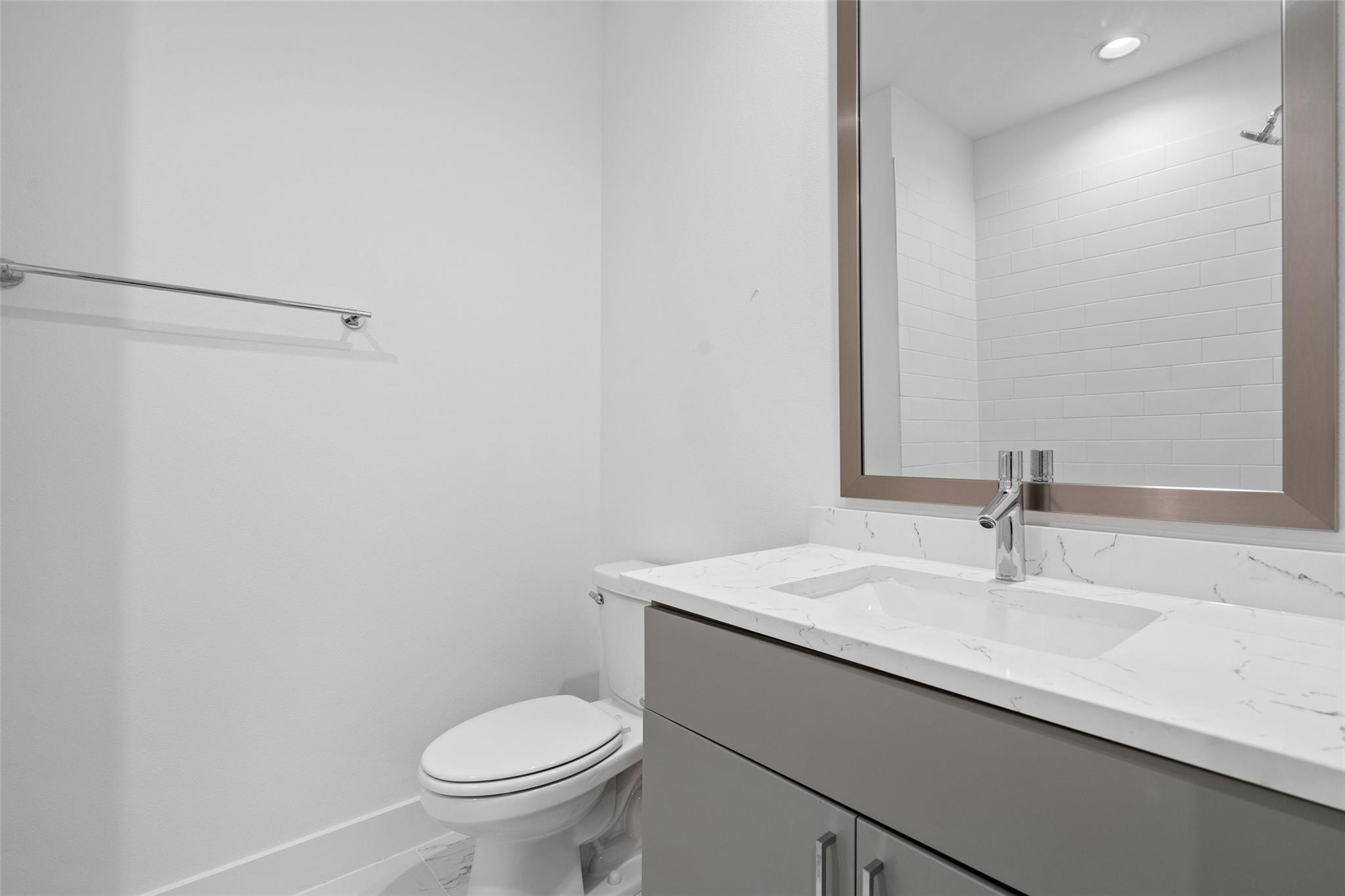 2505 Bluebonnet Ln #15 Property Photo 14