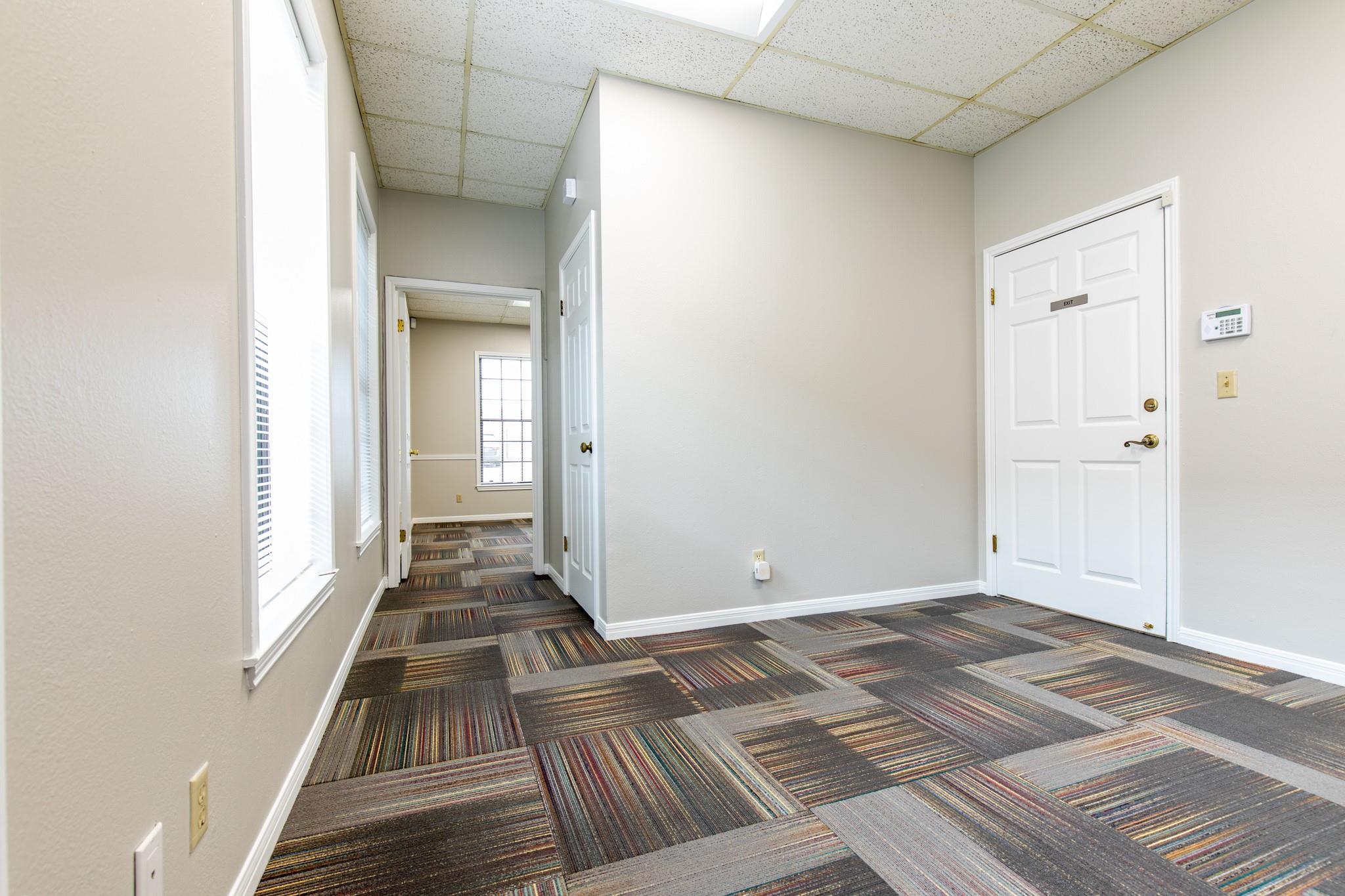 1823 Fortview Rd Property Photo 6