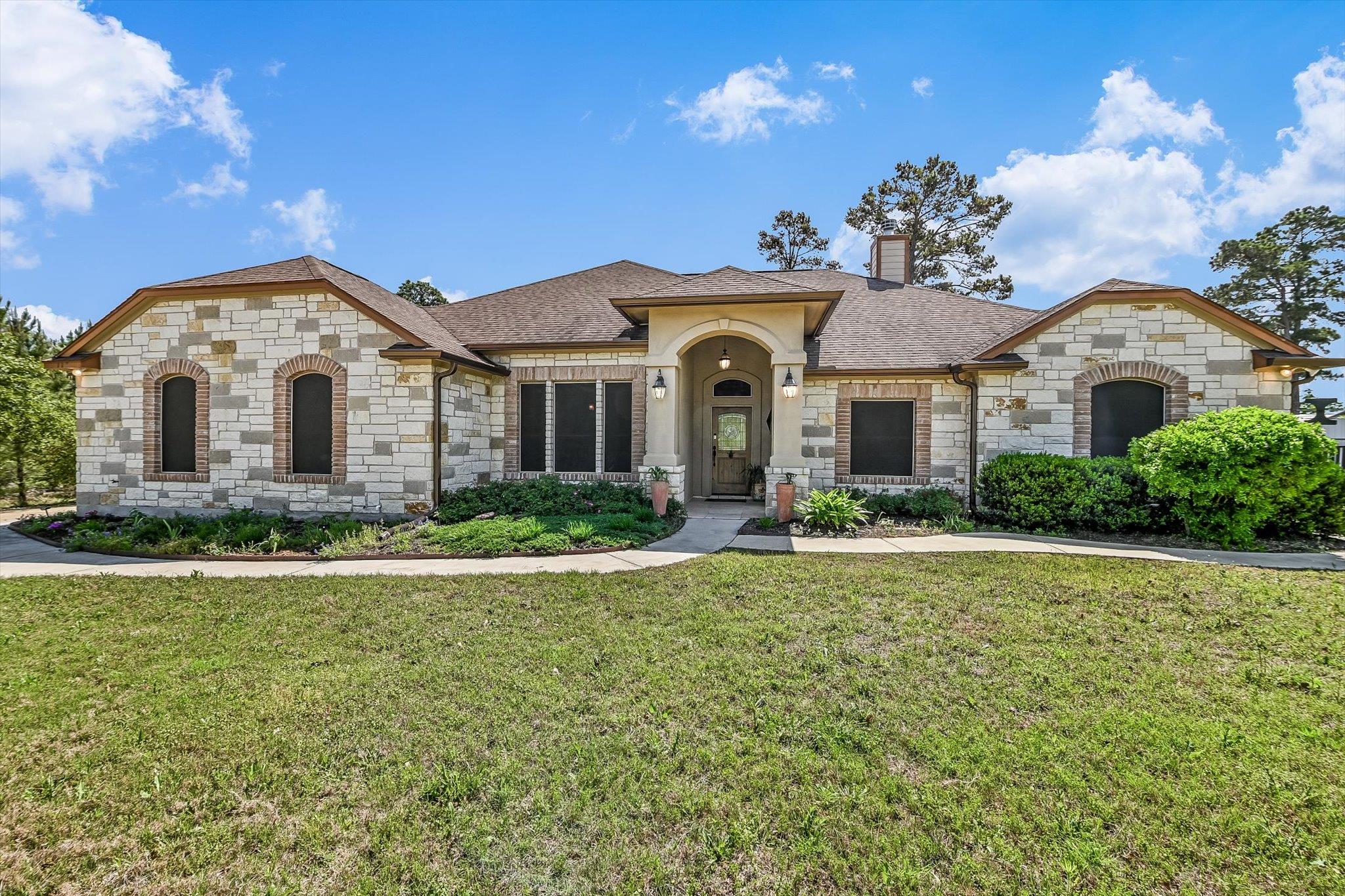 117 E Tanglebriar Ct #11 Property Photo 1