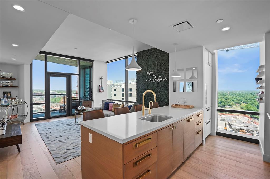 70 Rainey St #1409 Property Photo 1