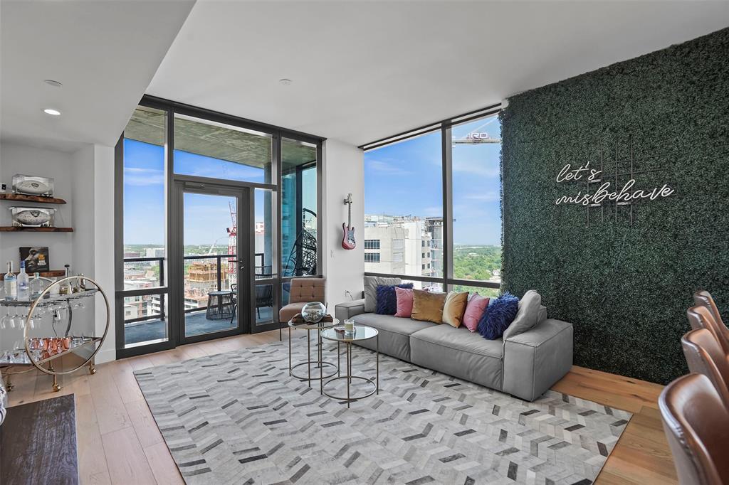 70 Rainey St #1409 Property Photo 3