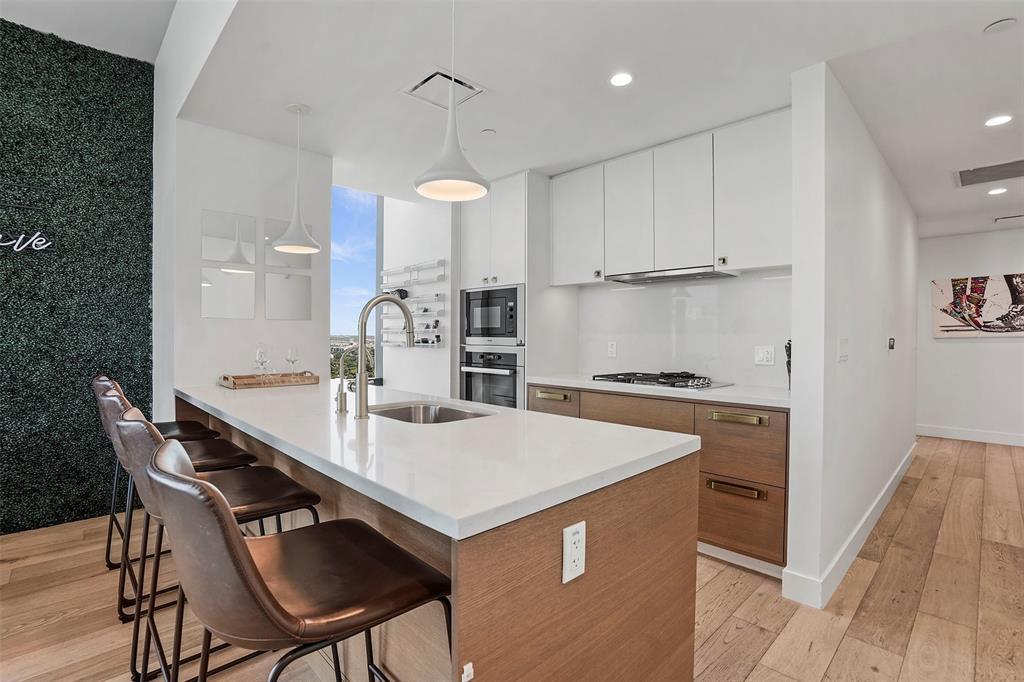 70 Rainey St #1409 Property Photo 6
