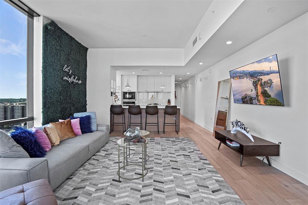 70 Rainey St #1409 Property Photo 8