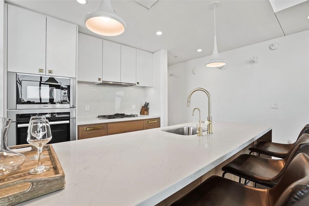 70 Rainey St #1409 Property Photo 11
