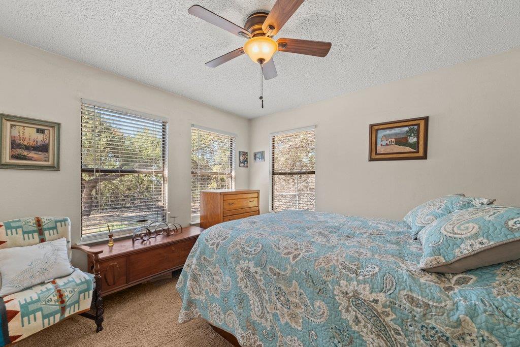 1369 Lakeview Dr Property Photo 11