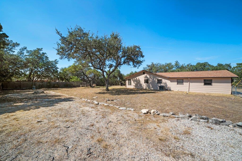 1369 Lakeview Dr Property Photo 17