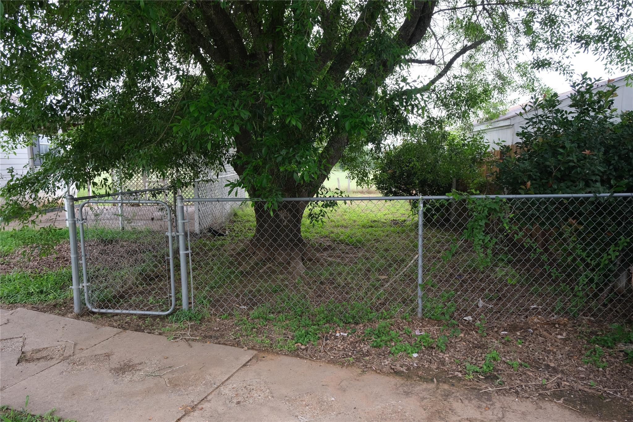 1778 Fm 1704 None #c Property Photo 15