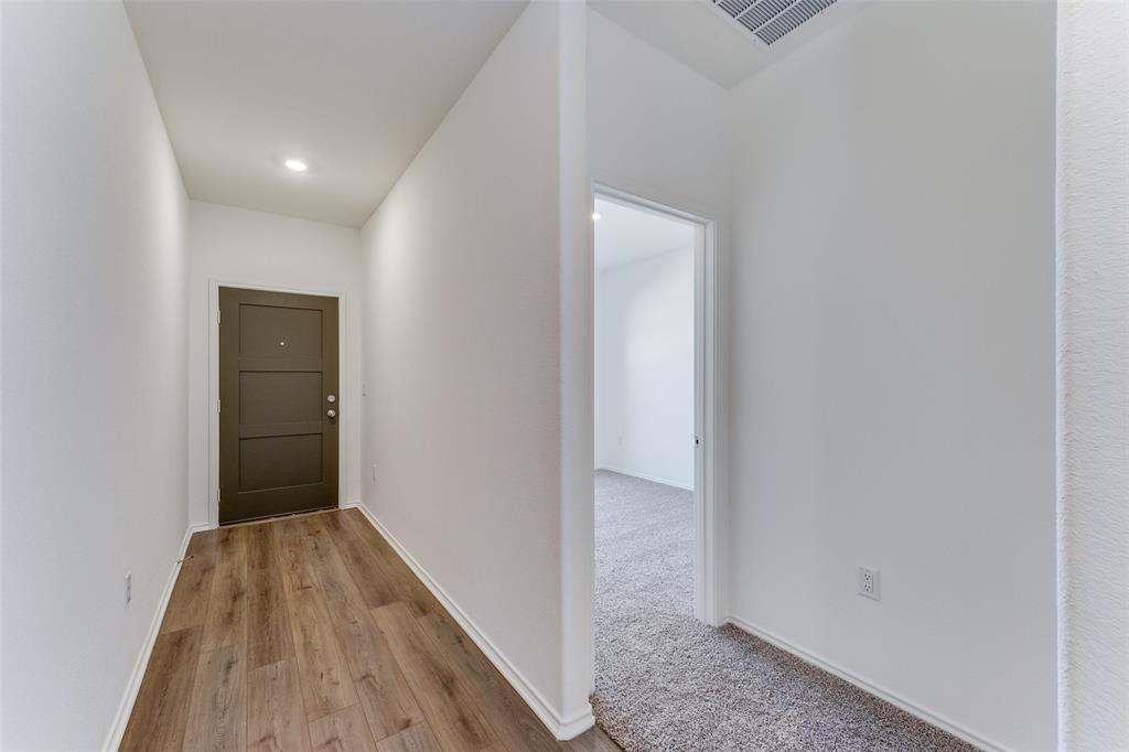 7505 Poppy Petal Loop Property Photo 3