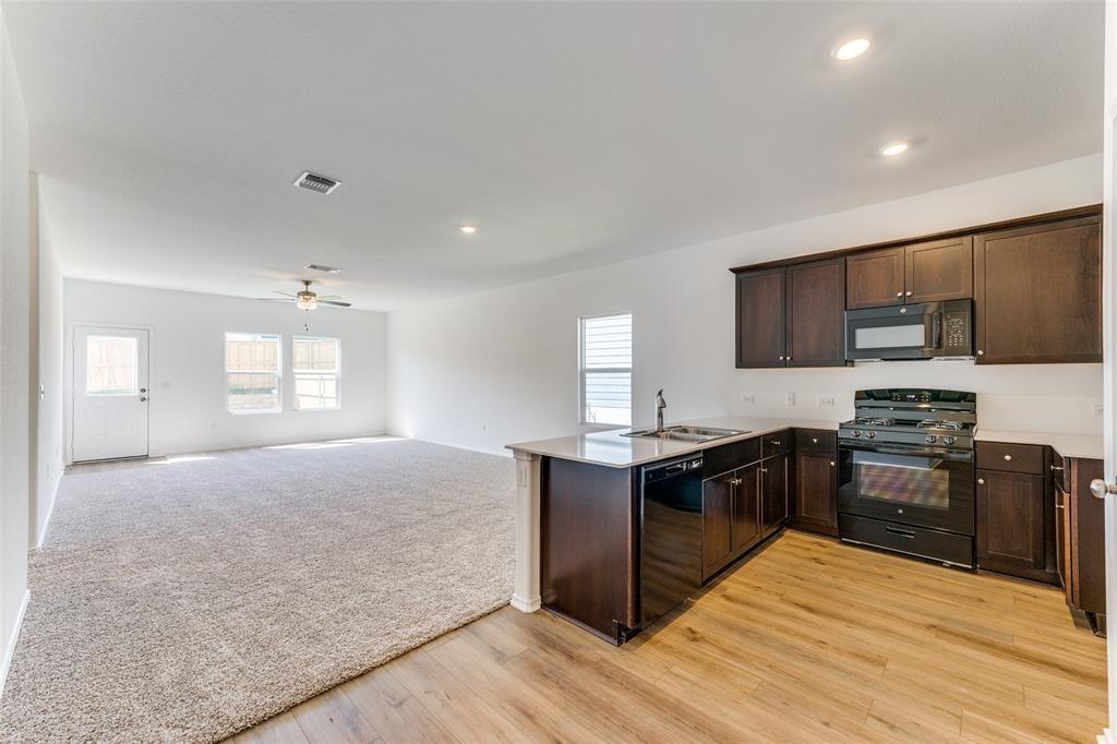 7505 Poppy Petal Loop Property Photo 5