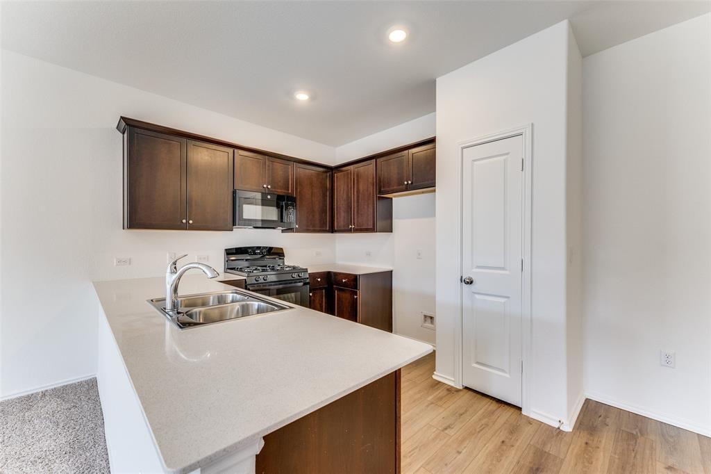 7505 Poppy Petal Loop Property Photo 7