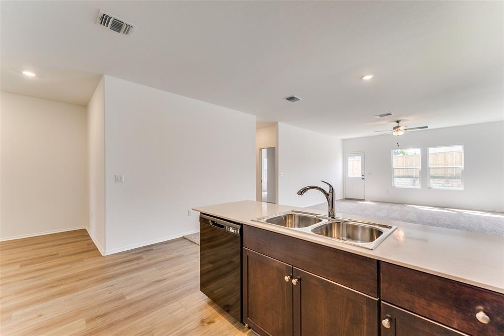 7505 Poppy Petal Loop Property Photo 8