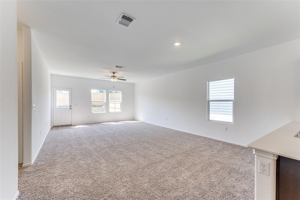 7505 Poppy Petal Loop Property Photo 10