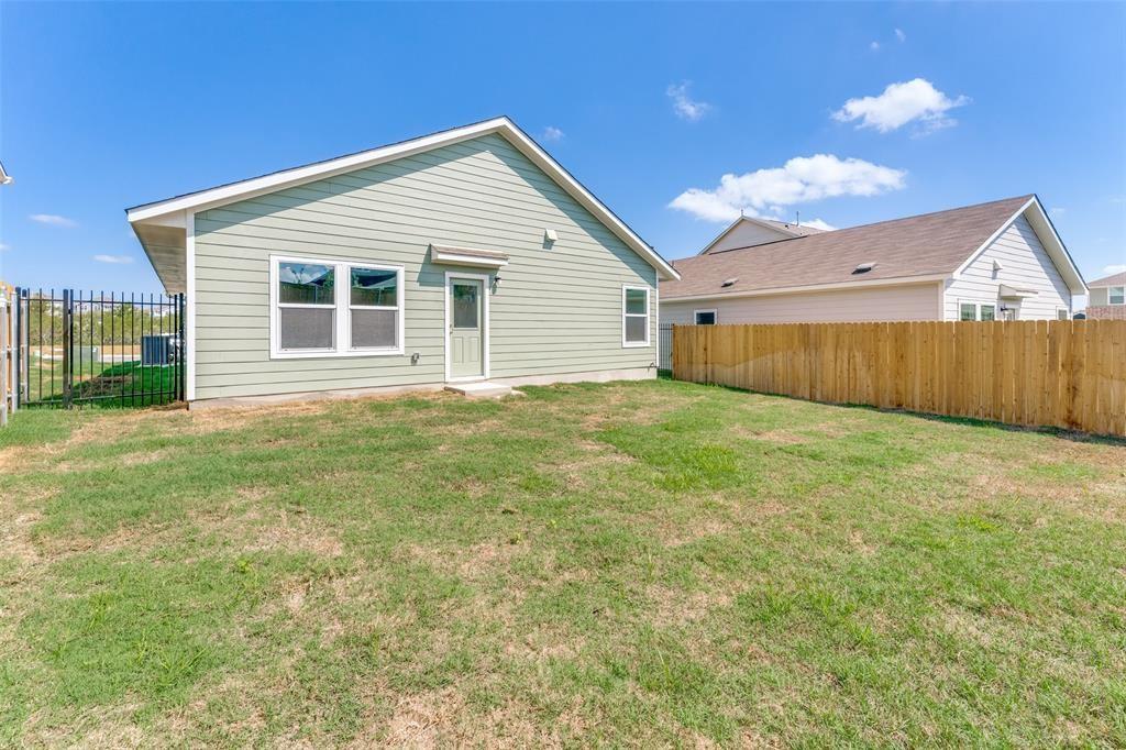 7505 Poppy Petal Loop Property Photo 21