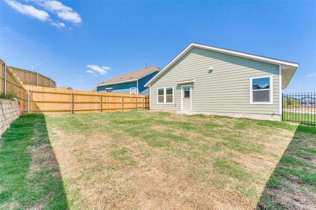 7505 Poppy Petal Loop Property Photo 22