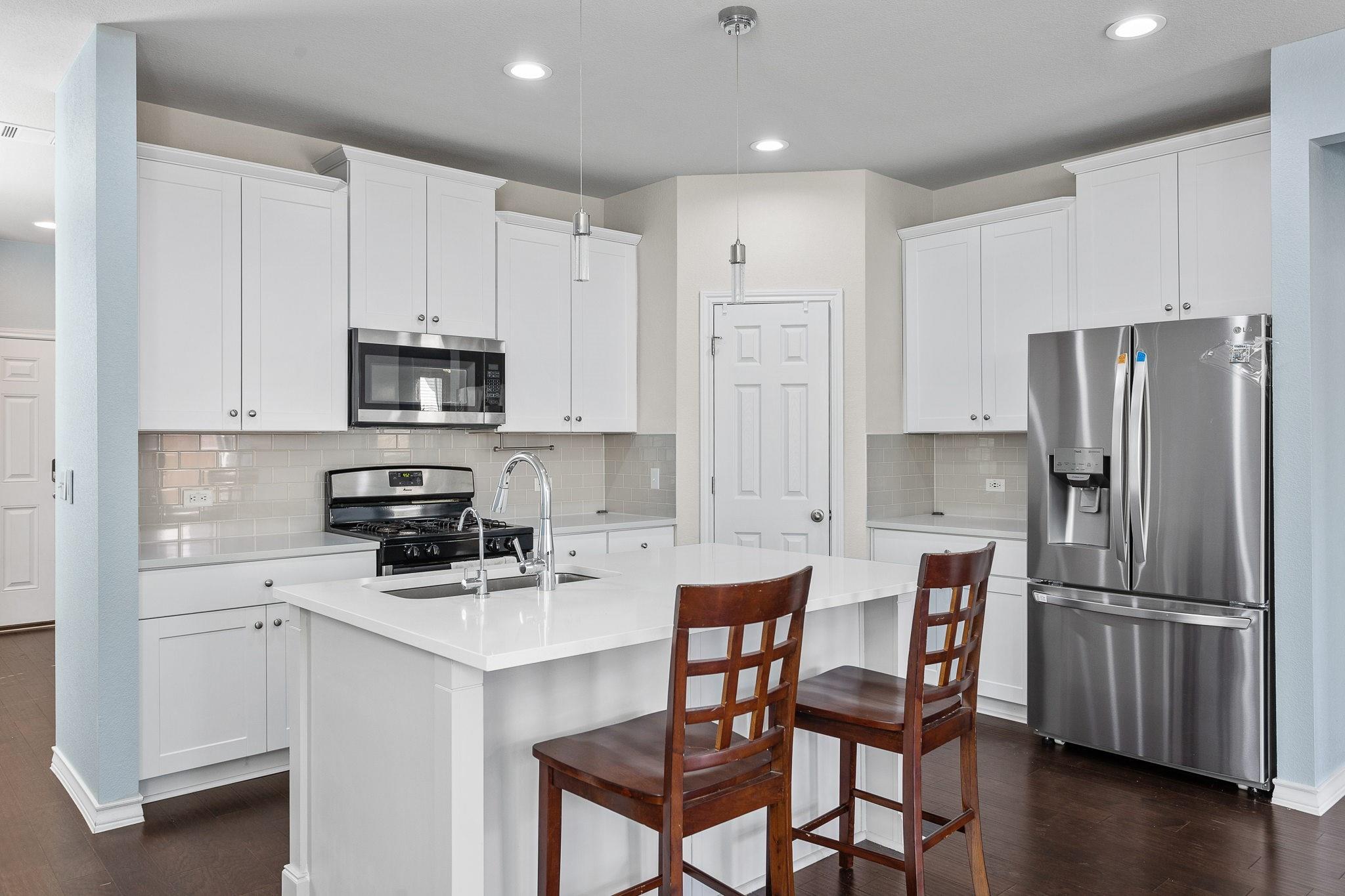 12104 Cimaizon Dr Property Photo 3