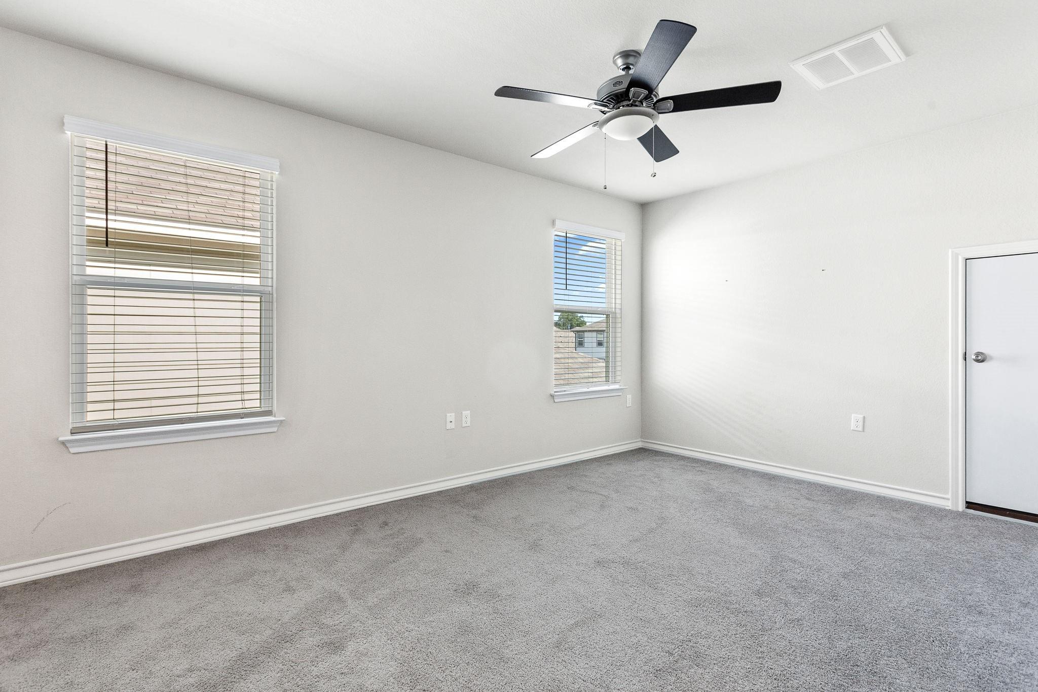 12104 Cimaizon Dr Property Photo 9