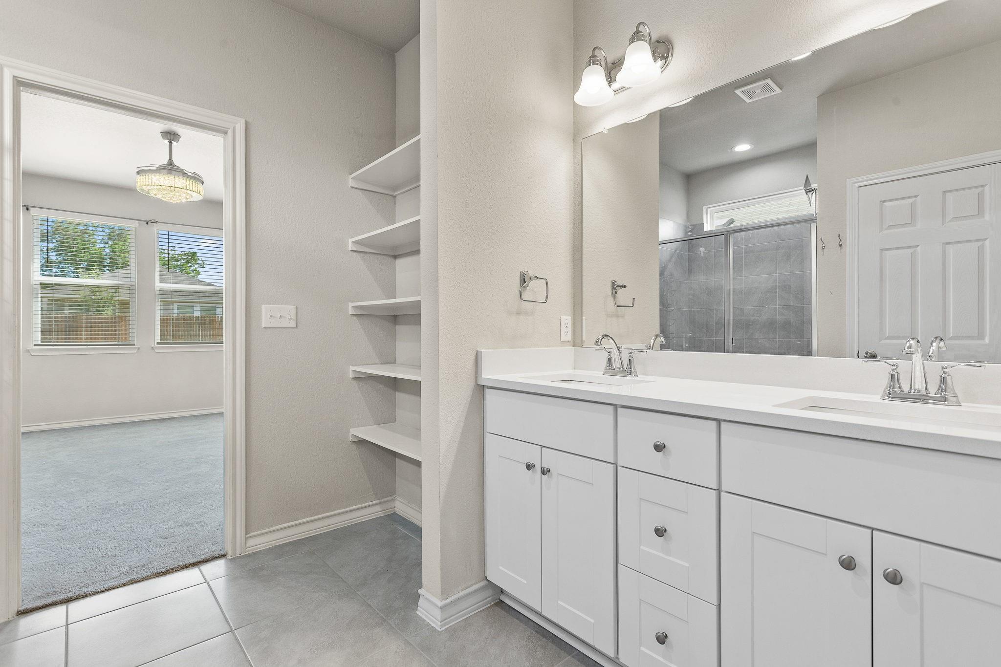 12104 Cimaizon Dr Property Photo 17