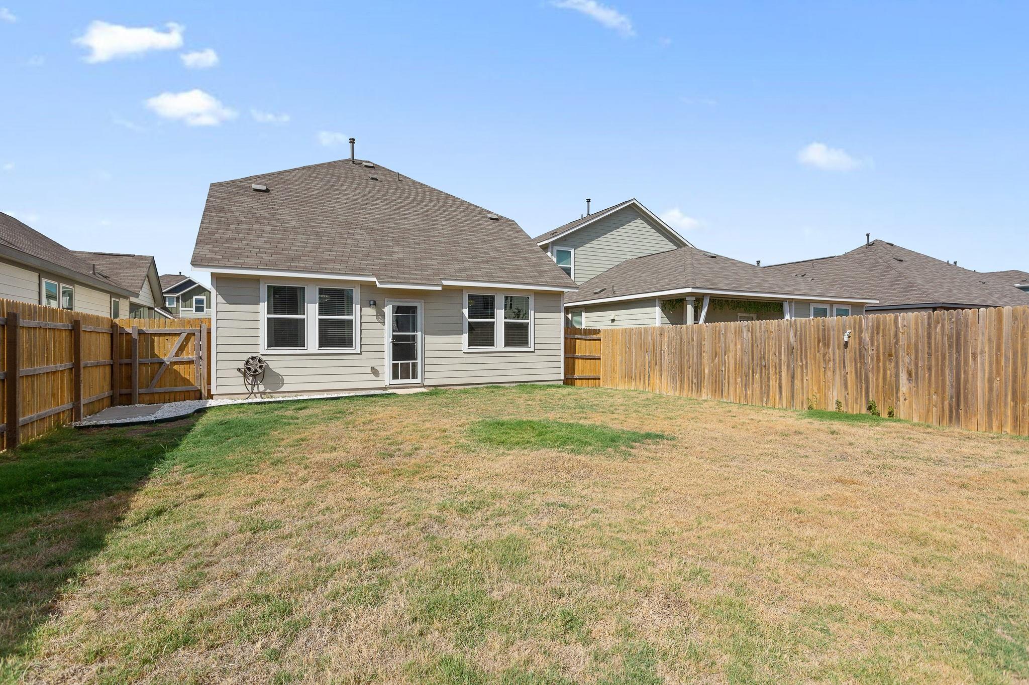 12104 Cimaizon Dr Property Photo 22