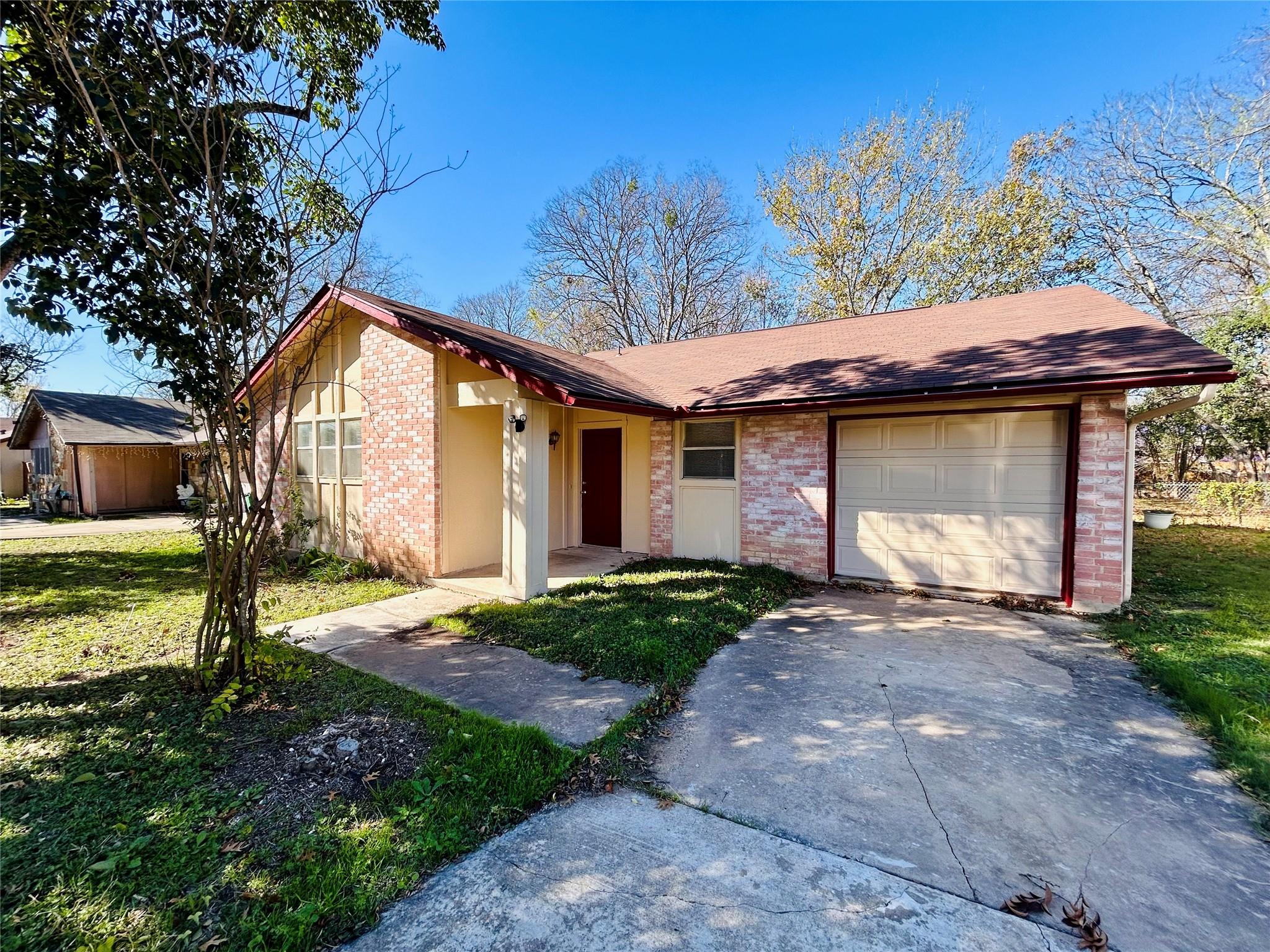 5226 Pine PL Property Photo 1