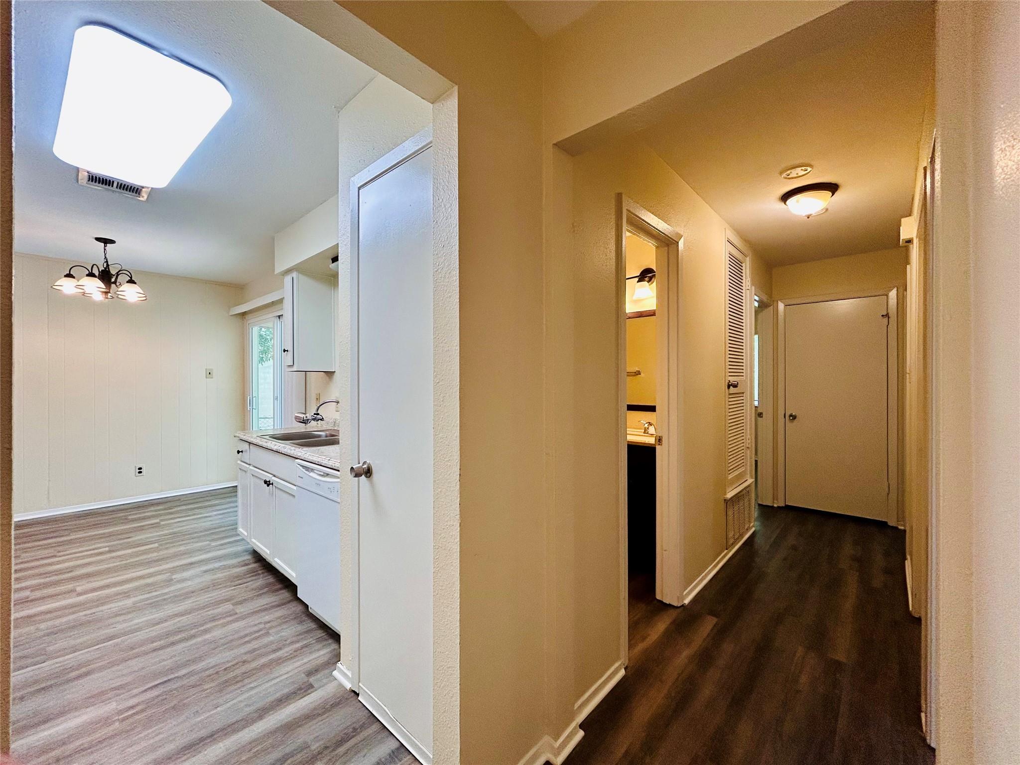 5226 Pine Pl Property Photo 6