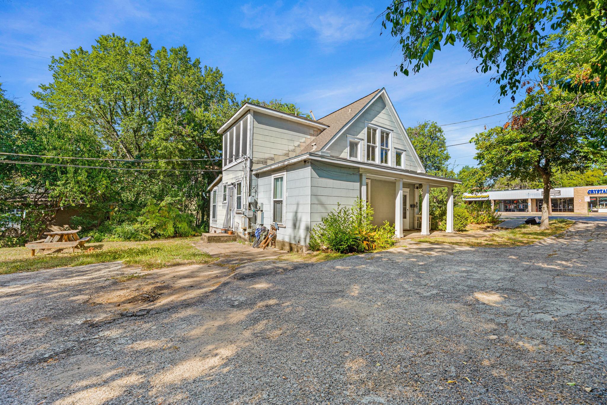 3205 Guadalupe St #b Property Photo 1