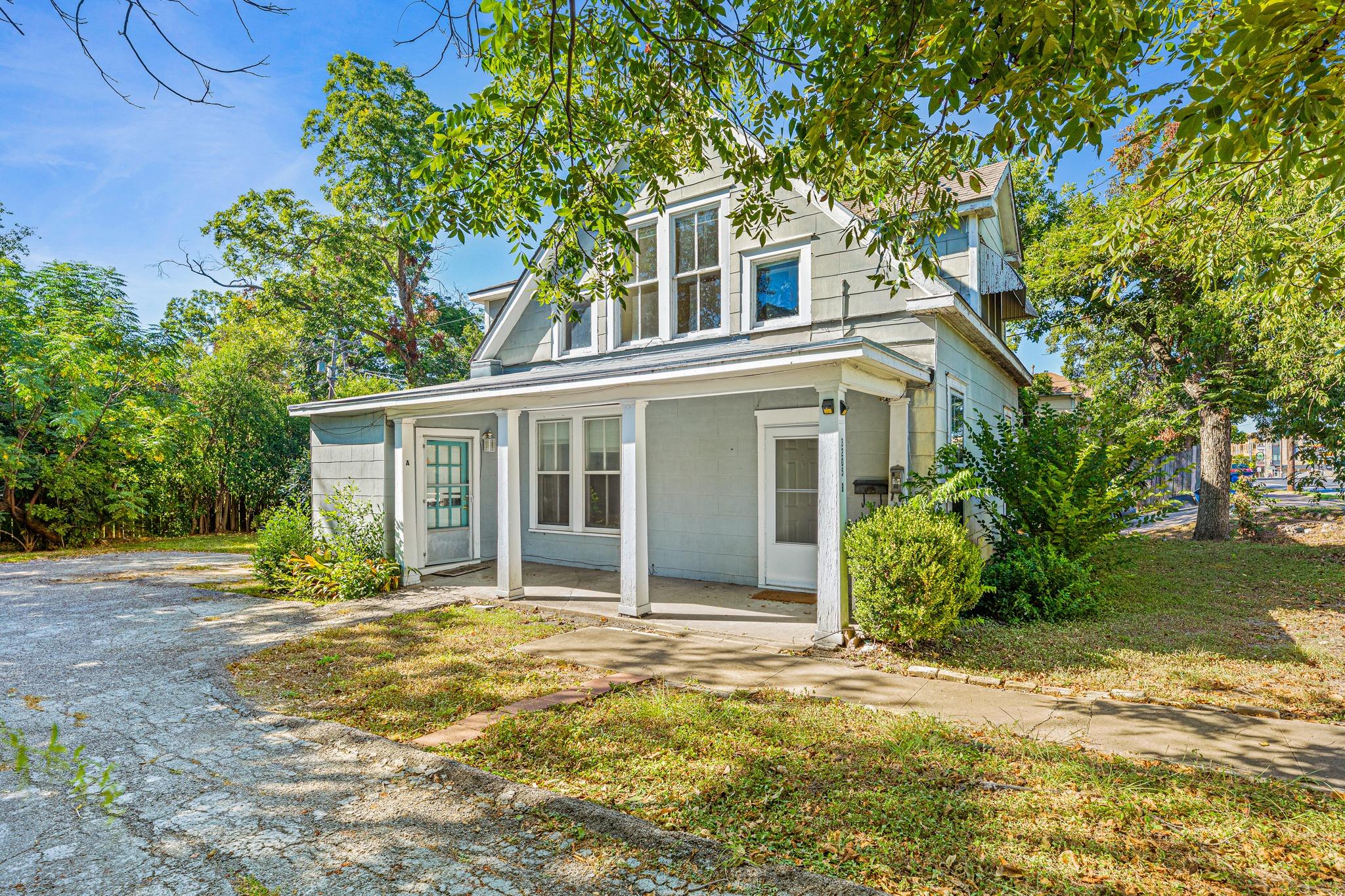 3205 Guadalupe St #b Property Photo 2