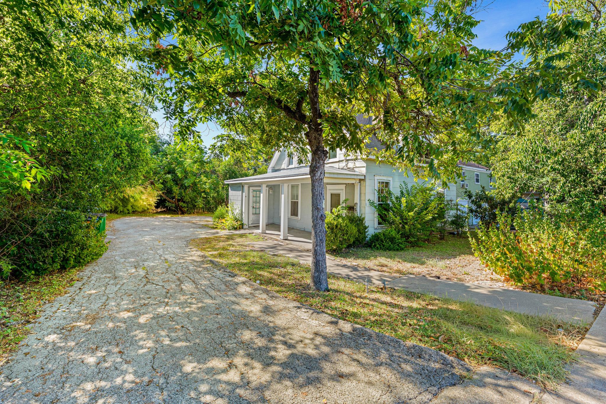 3205 Guadalupe St #b Property Photo 4