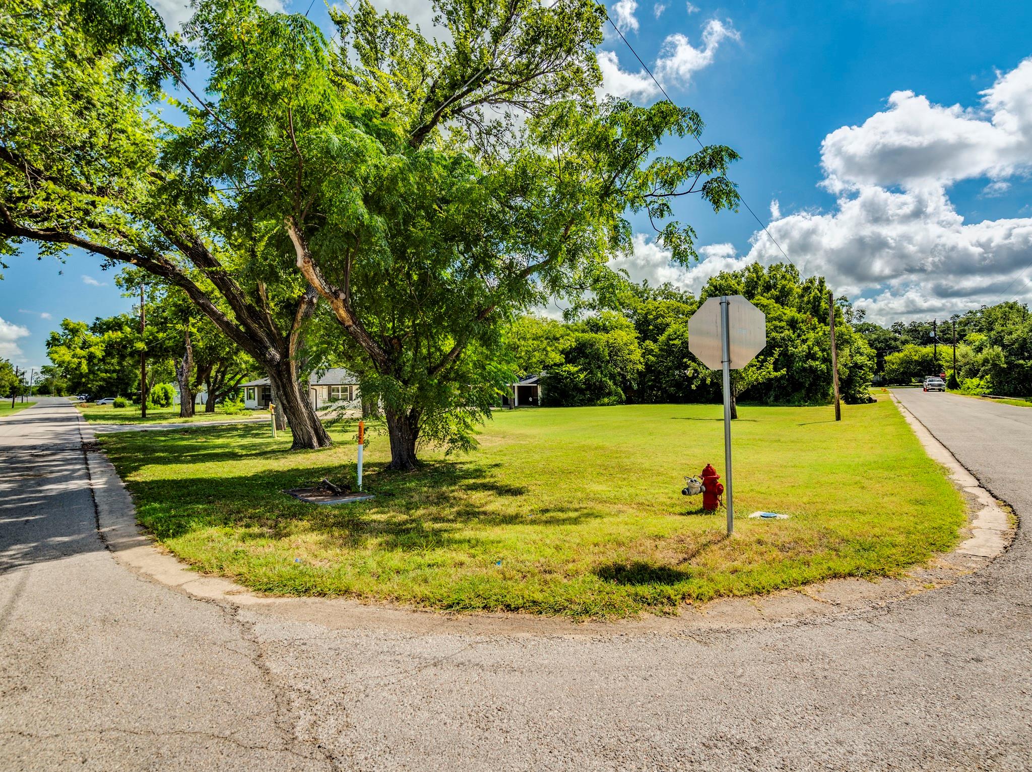 301 Railroad St Property Photo 19