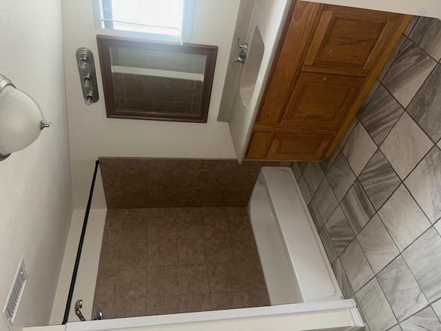 823 Monterrey St Property Photo 3