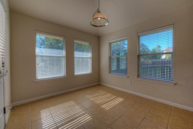 225 Lexington Dr Property Photo 5