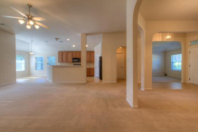 225 Lexington Dr Property Photo 13