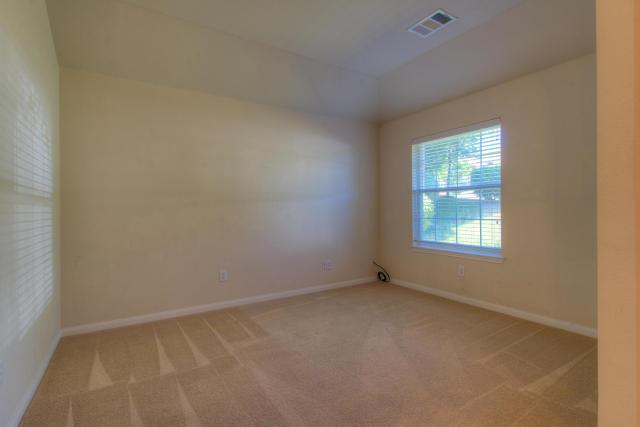 225 Lexington Dr Property Photo 17