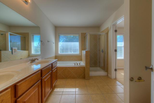 225 Lexington Dr Property Photo 20