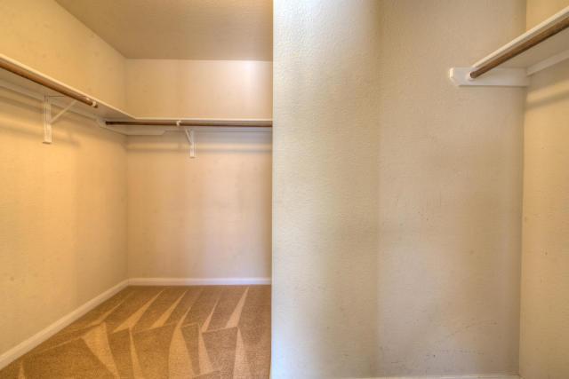 225 Lexington Dr Property Photo 22