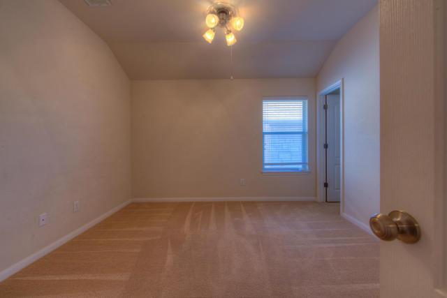 225 Lexington Dr Property Photo 23