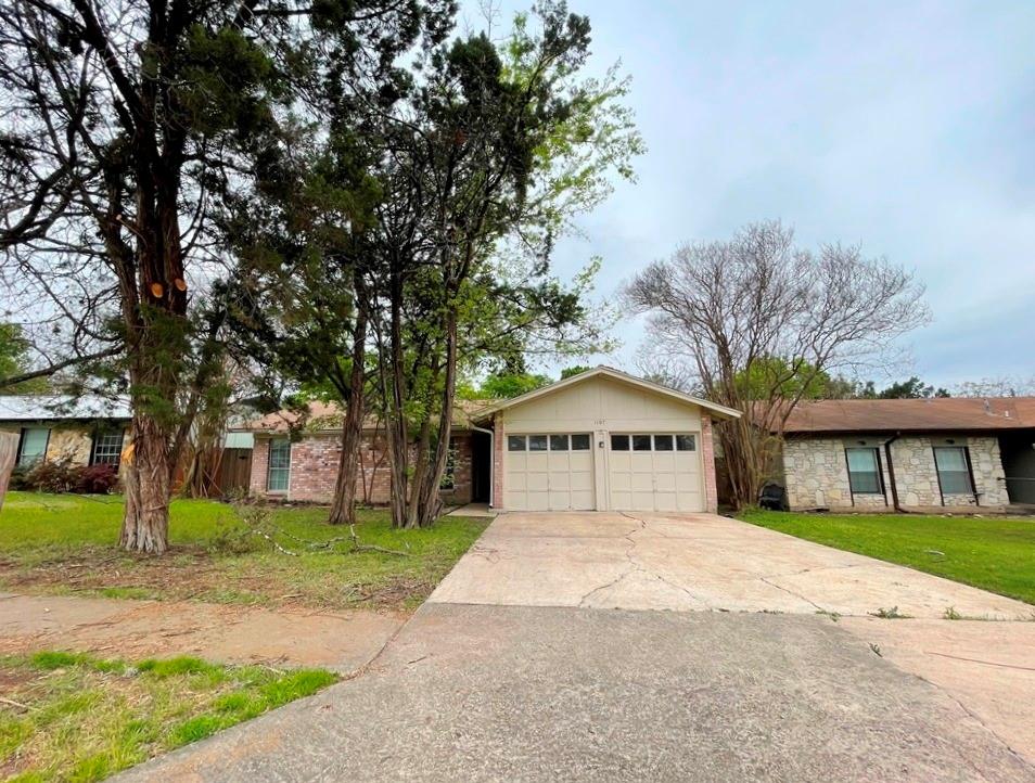 1107 Spearson Ln Property Photo