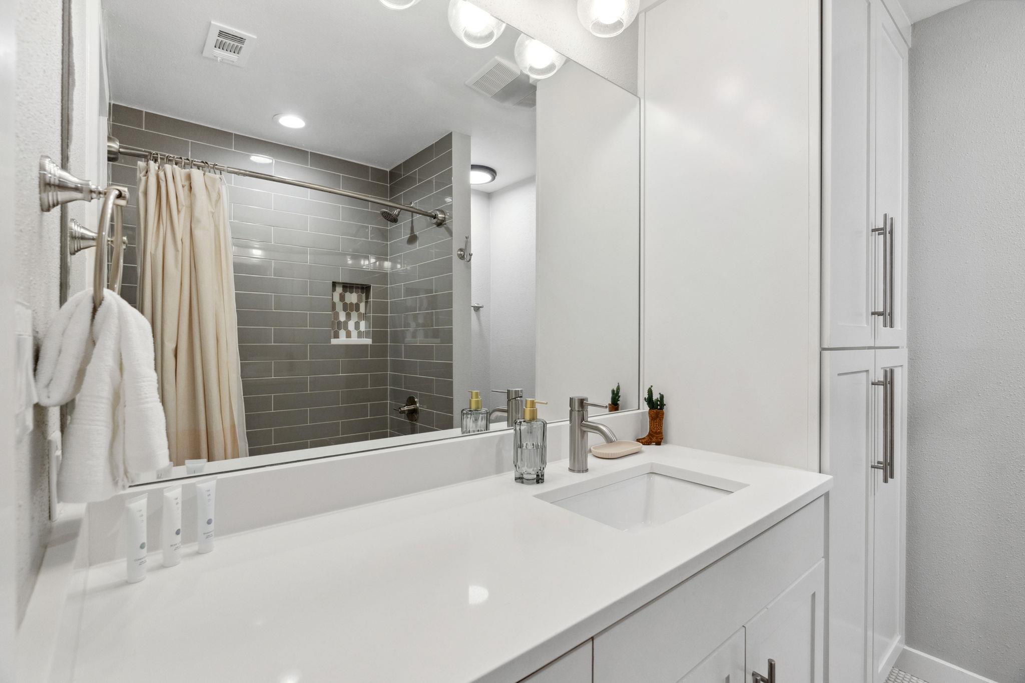 1803 Cedar Ridge Dr Property Photo 34