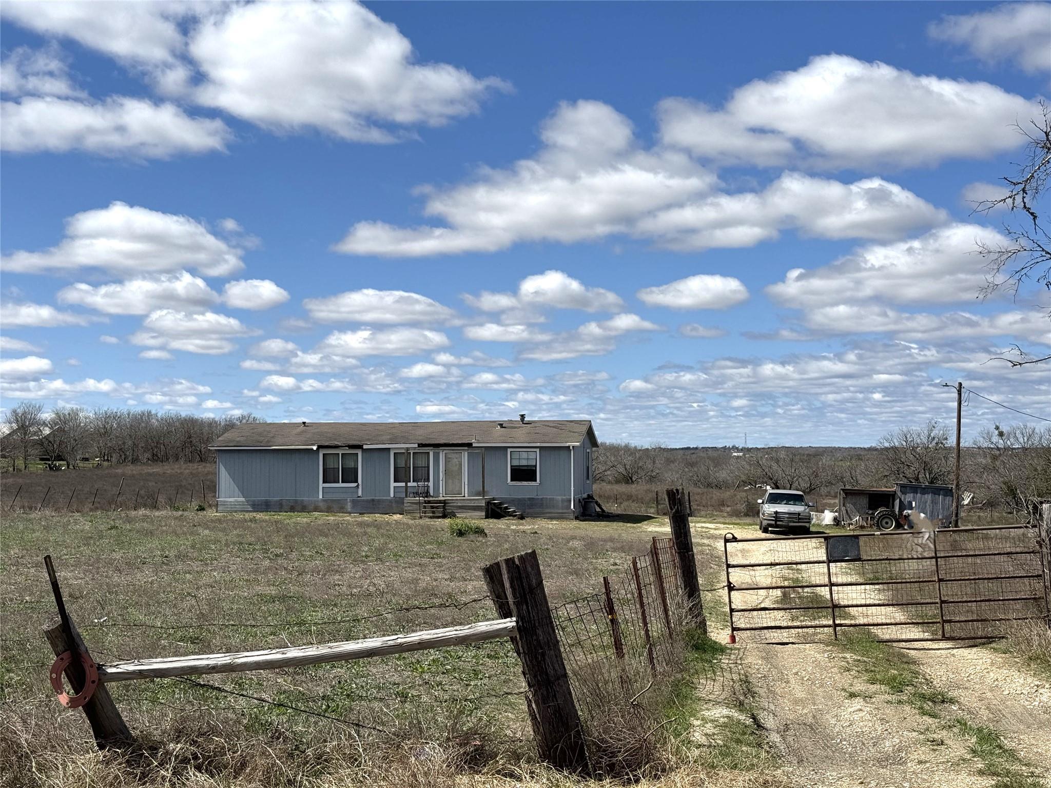 2675 Schuelke Rd Property Photo 8