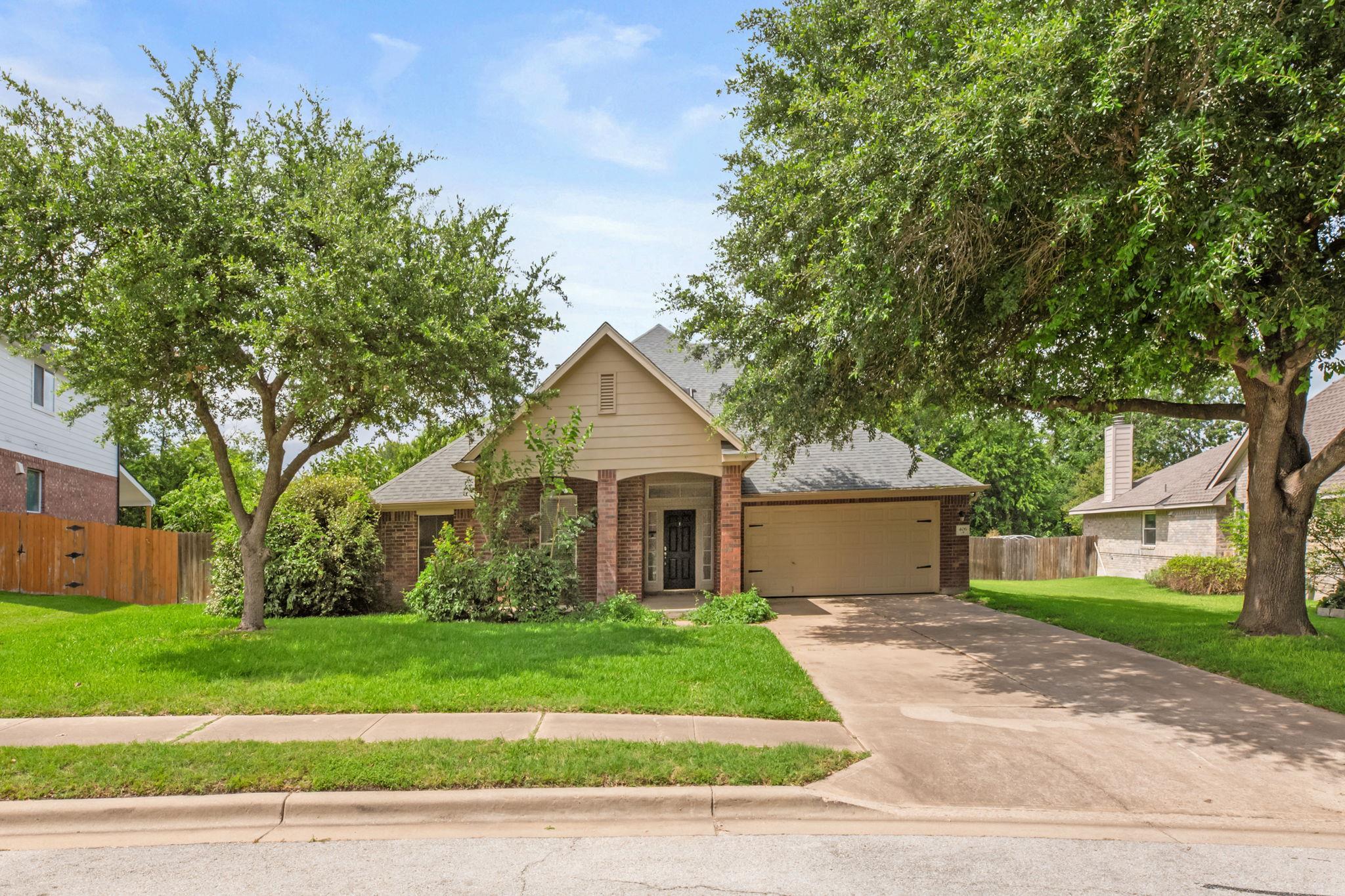 406 Bellaire Oaks Dr Property Photo 1