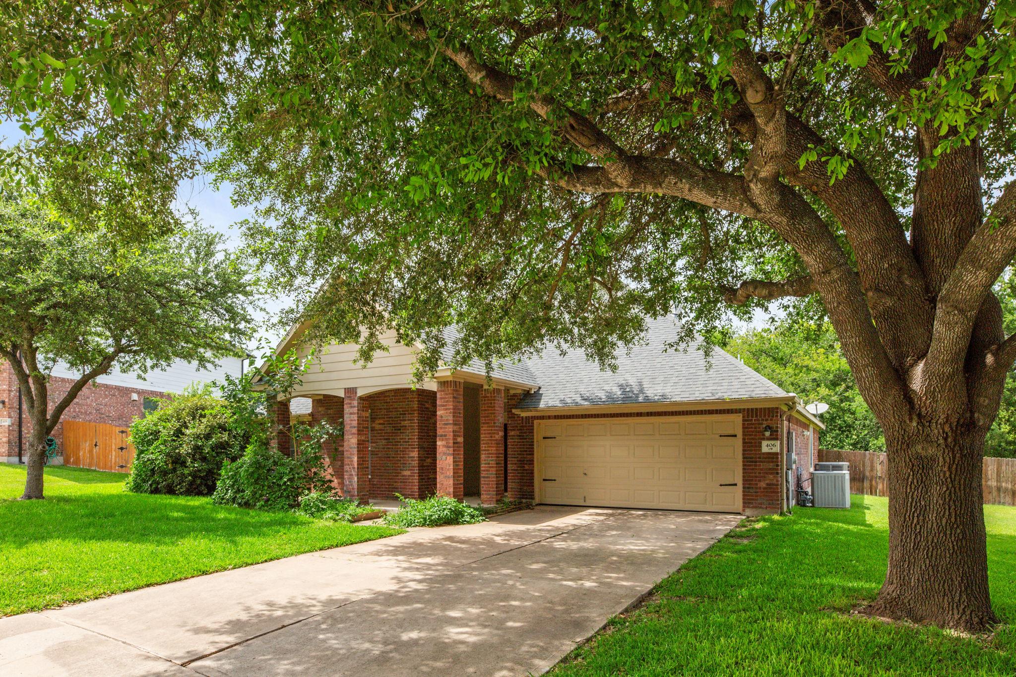 406 Bellaire Oaks Dr Property Photo 2
