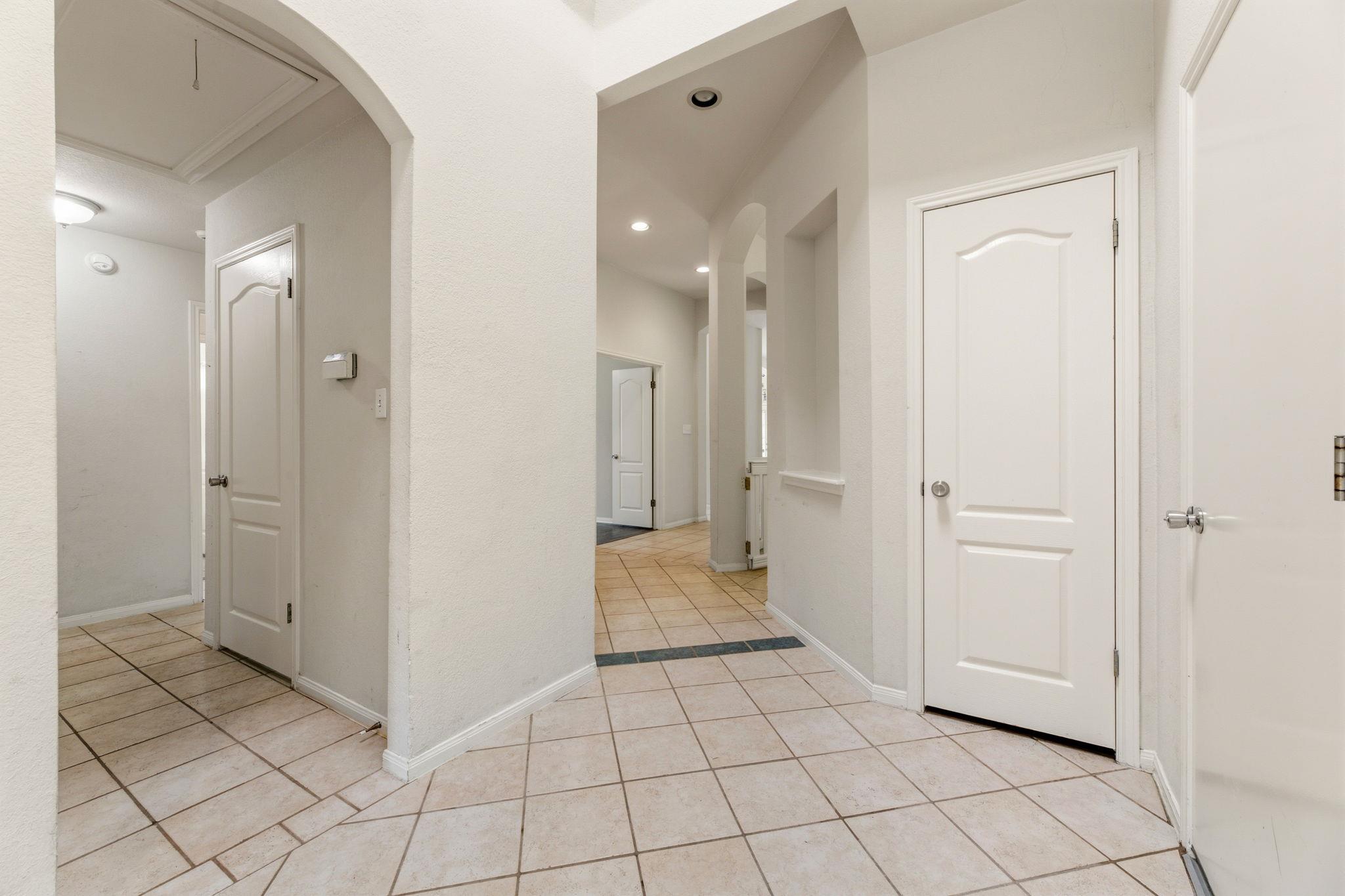 406 Bellaire Oaks Dr Property Photo 4
