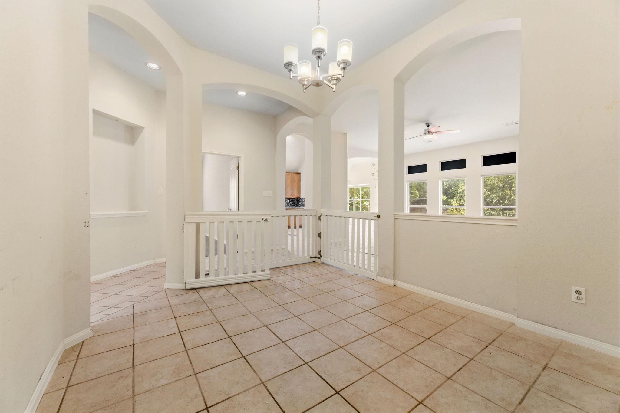 406 Bellaire Oaks Dr Property Photo 6