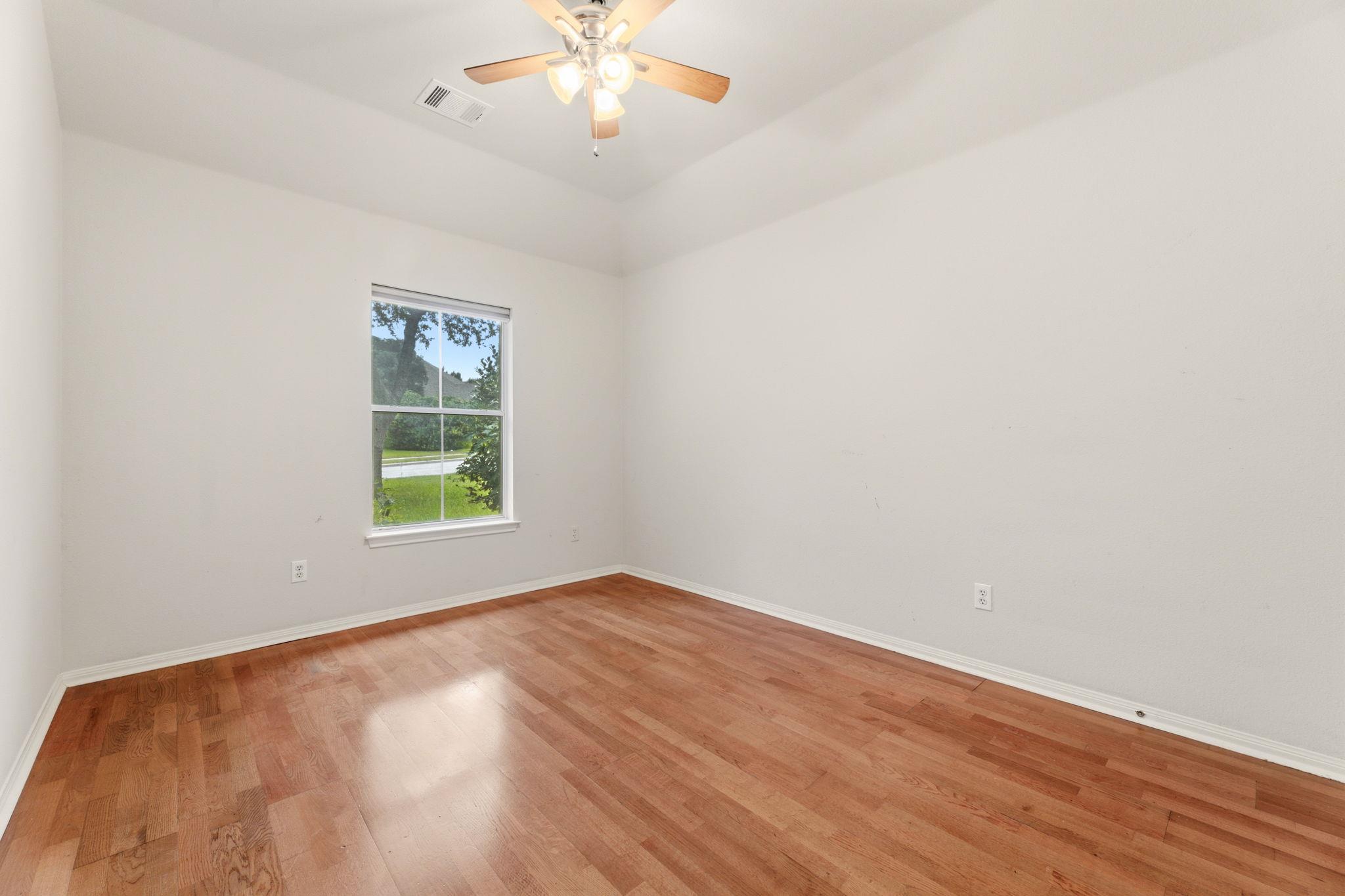 406 Bellaire Oaks Dr Property Photo 7