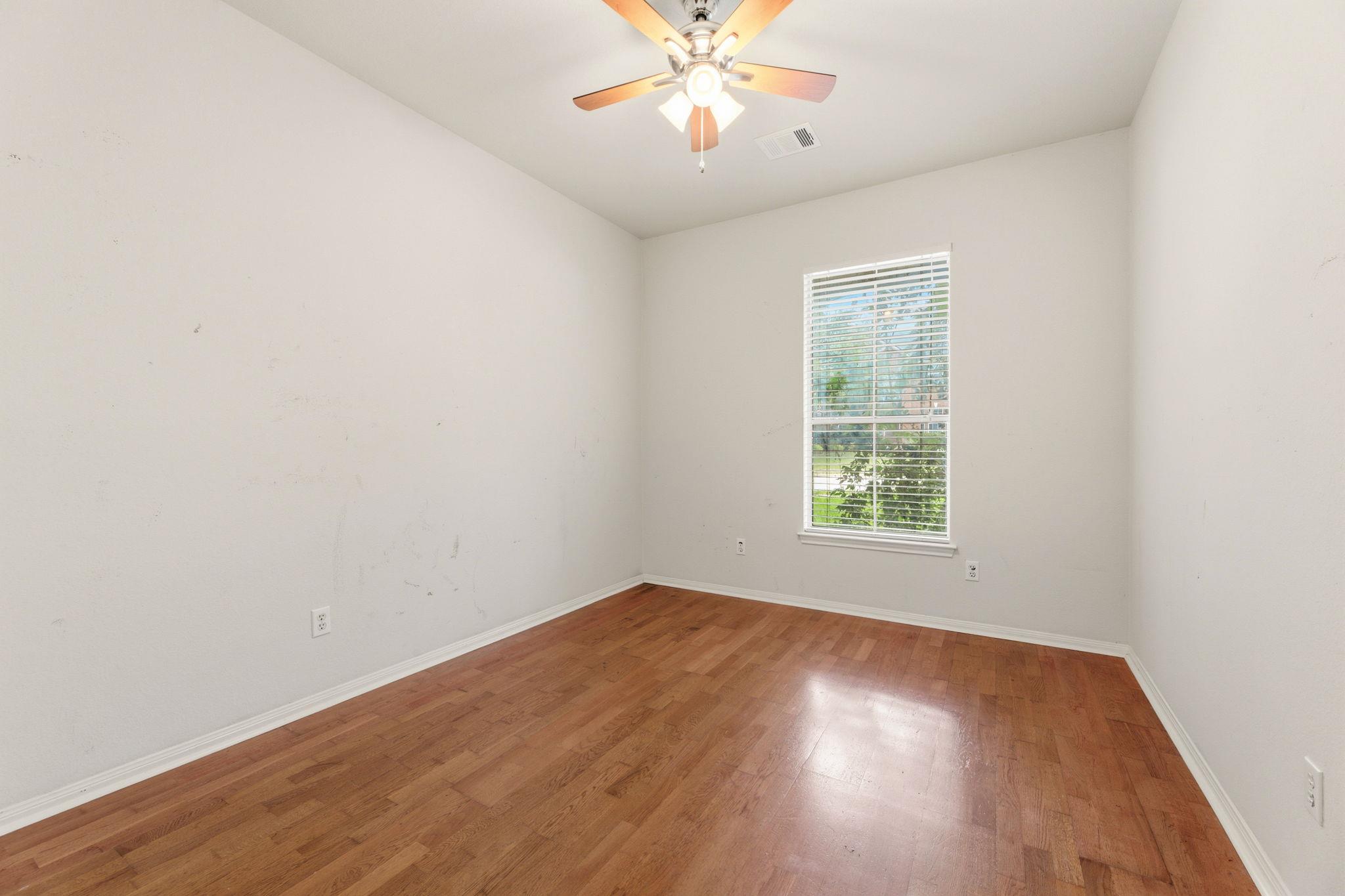 406 Bellaire Oaks Dr Property Photo 9